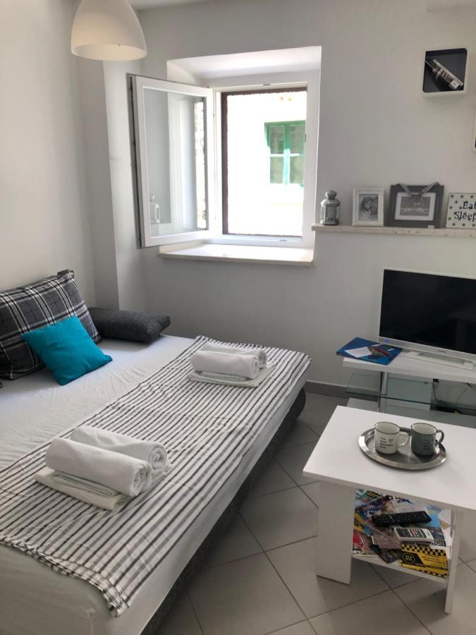 Apartment Estera เยลซา ภายนอก รูปภาพ