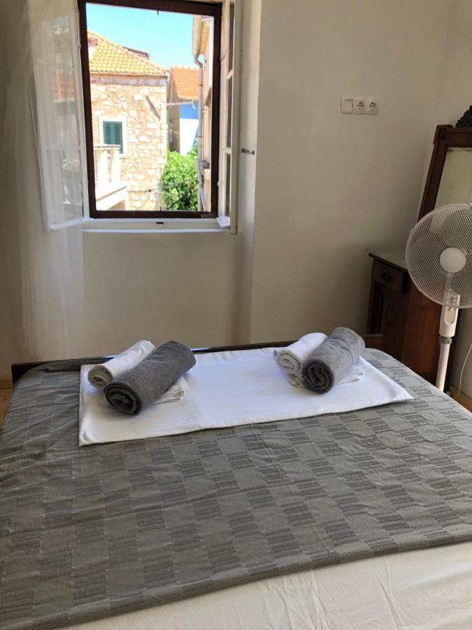 Apartment Estera เยลซา ภายนอก รูปภาพ