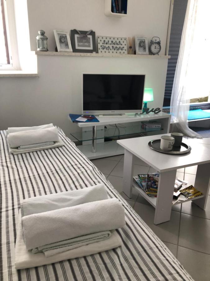 Apartment Estera เยลซา ภายนอก รูปภาพ
