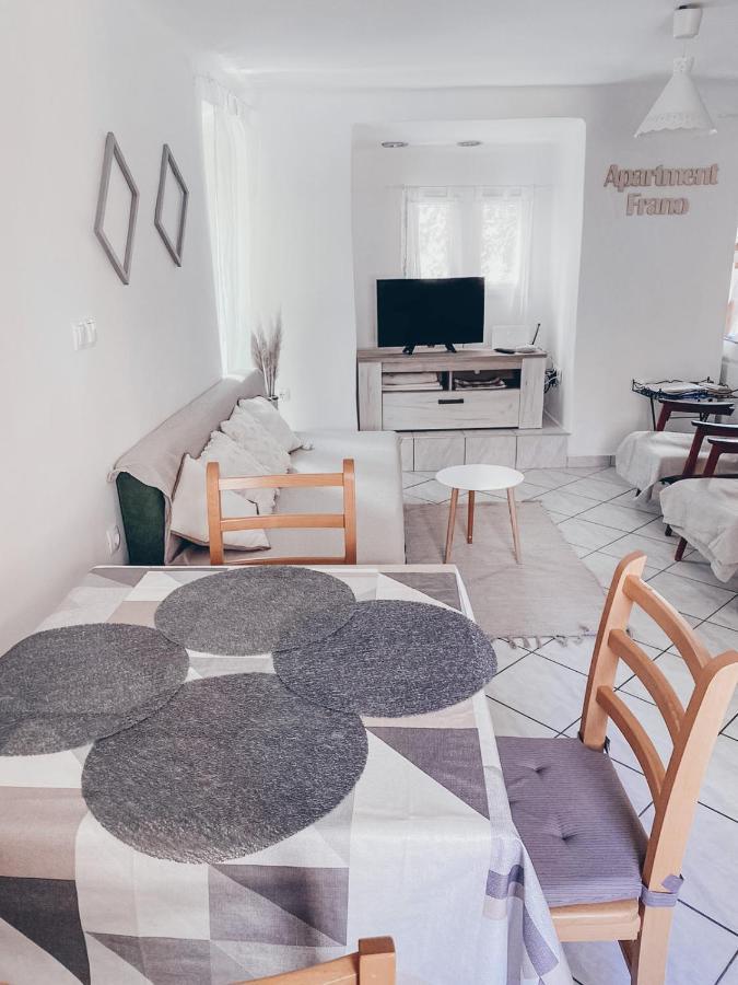 Apartment Estera เยลซา ภายนอก รูปภาพ
